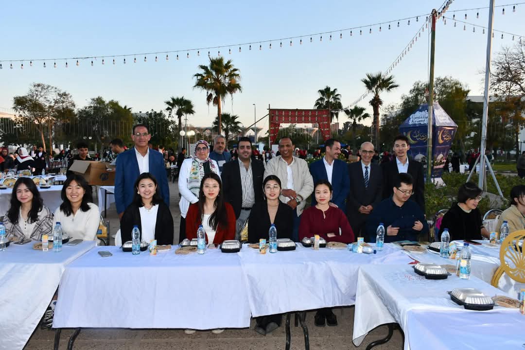 طلاب وطالبات الصين