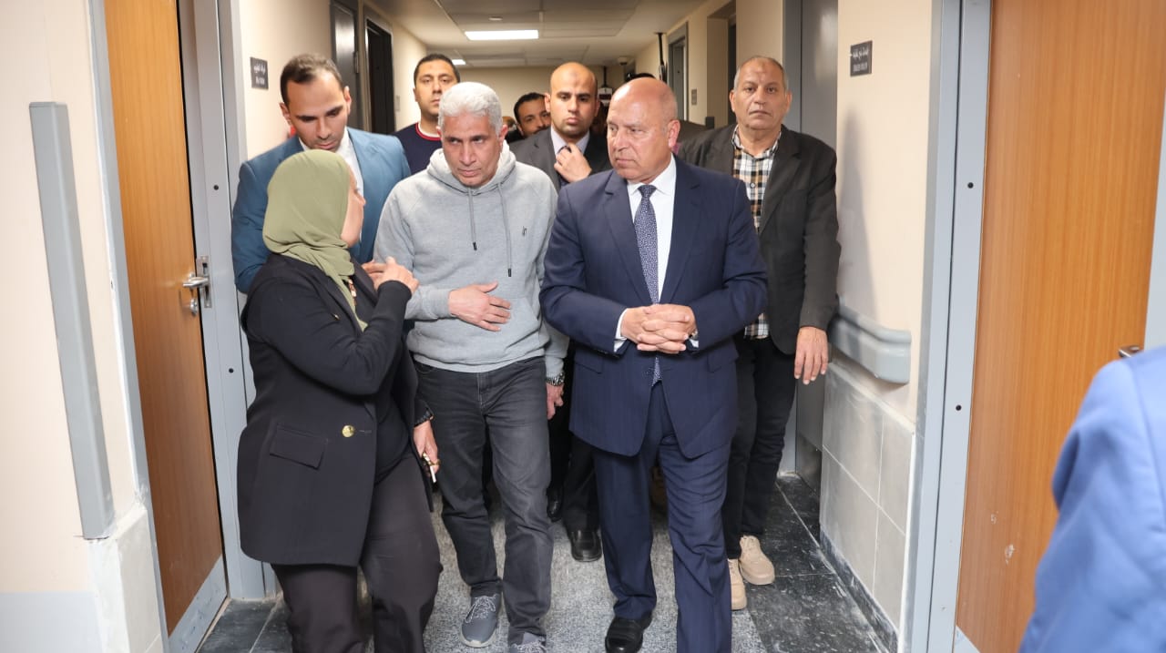 تواجد كامل الوزير بالمستشفى تواجد كامل الوزير بالمستشفى