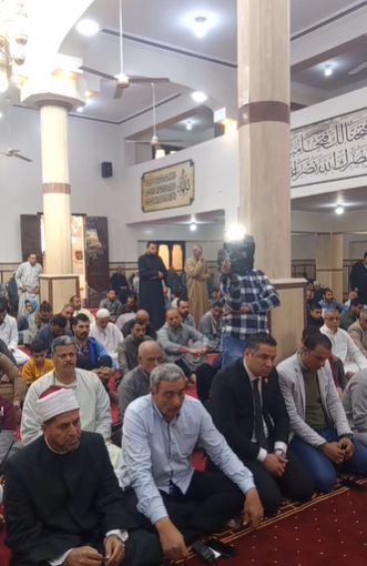 جانب من الحضور بالمسجد 