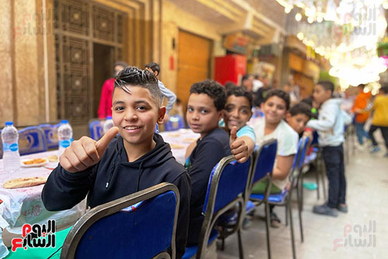مائدة إفطار جماعى للعام الرابع مائدة إفطار جماعى للعام الرابع