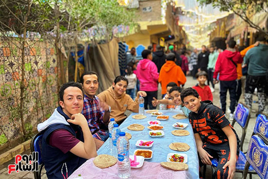 مائدة إفطار جماعى للعام الرابع على التوالى مائدة إفطار جماعى للعام الرابع على التوالى