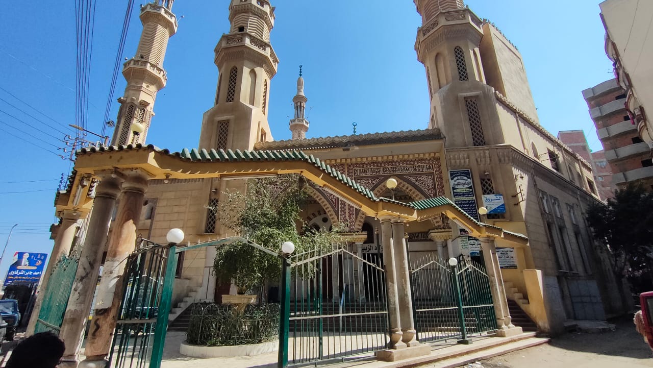 المسجد من الخارج المسجد من الخارج