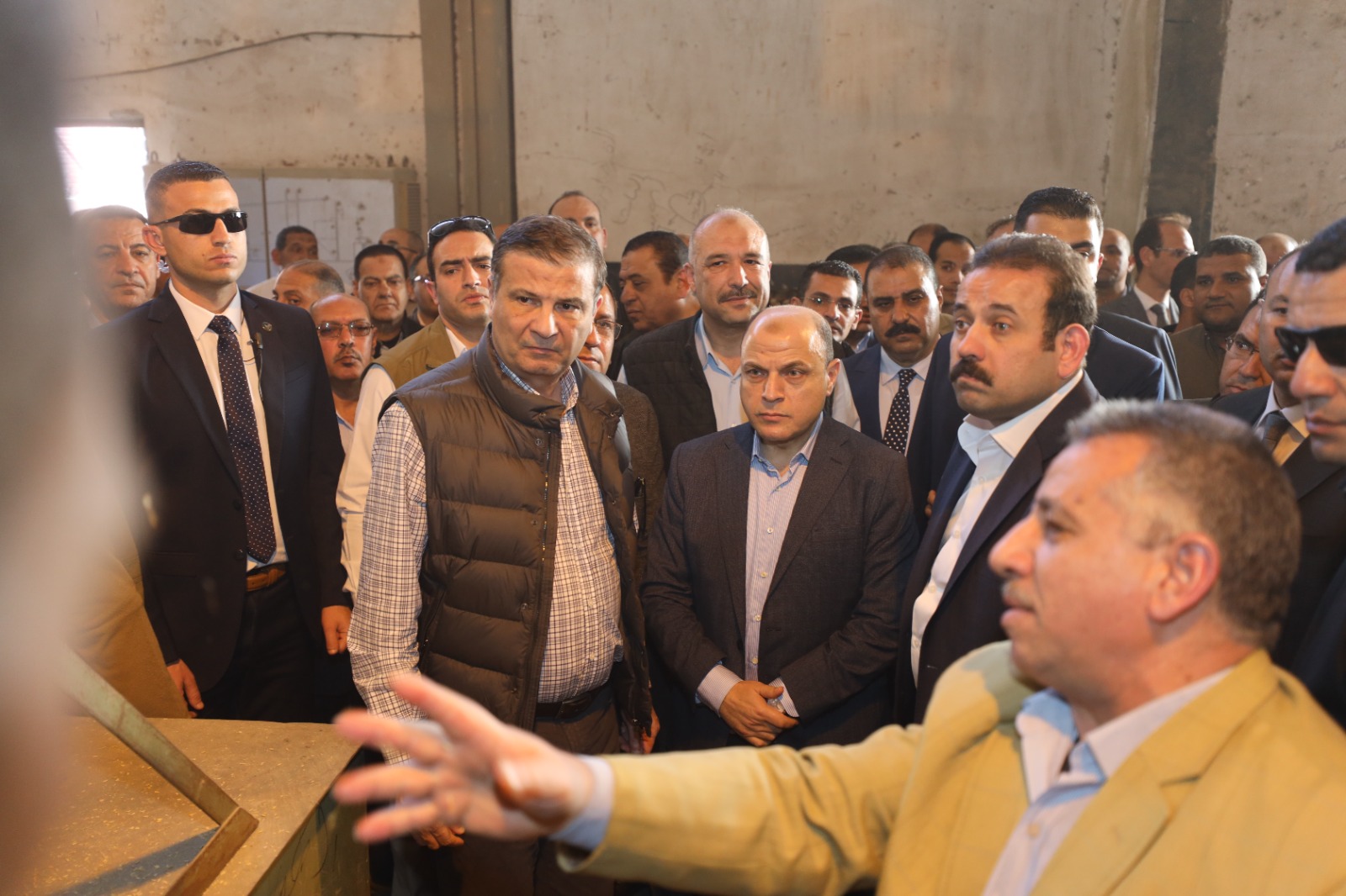 جانب  من جولة المحافظ ووزير الزراعة