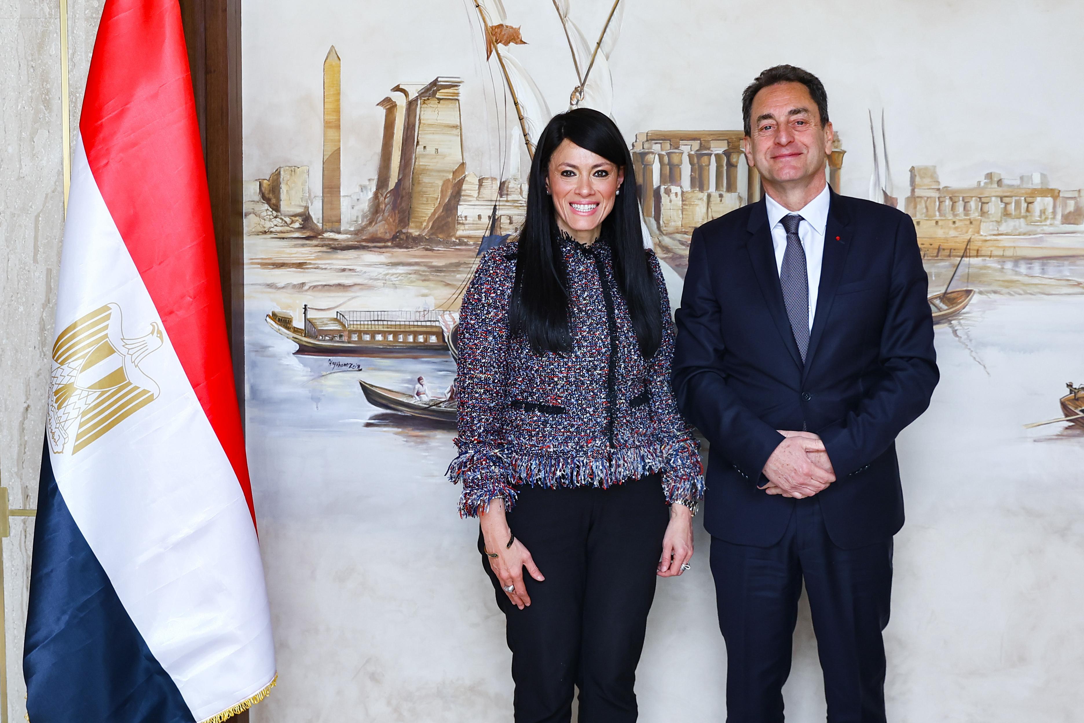 الوزيرة خلال للقاء الوزيرة خلال للقاء