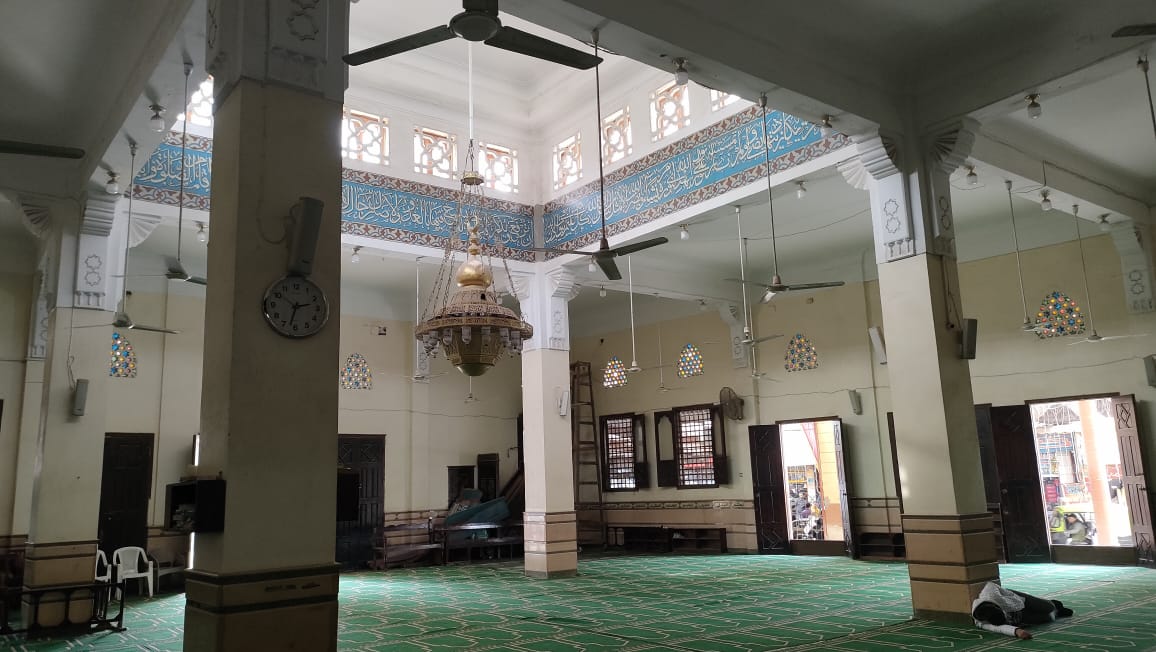 المسجد من الداخل 