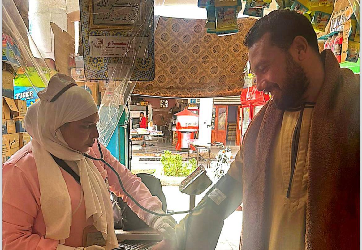 جانب من فحص أهالى الأقصر فى مبادرة الرعاية الصحية جانب من فحص أهالى الأقصر فى مبادرة الرعاية الصحية