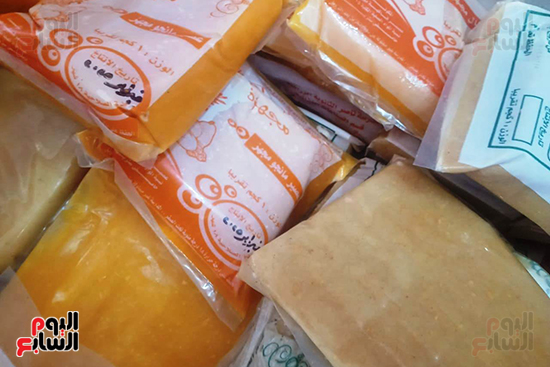 إقبال على منتجات المدارس الزراعية بالبحيرة خلال رمضان (7)