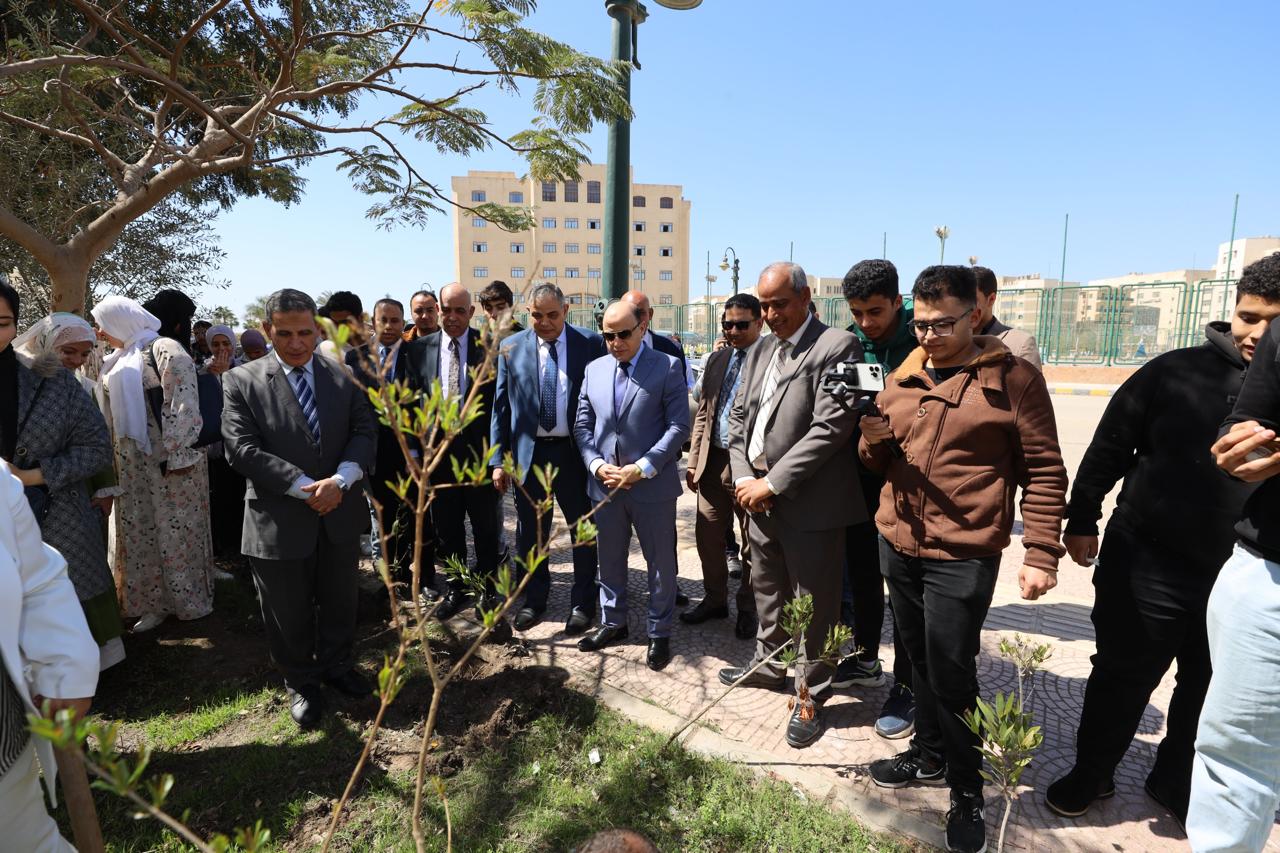 زراعة الاشجار في الاسبوع البيئي زراعة الاشجار في الاسبوع البيئي