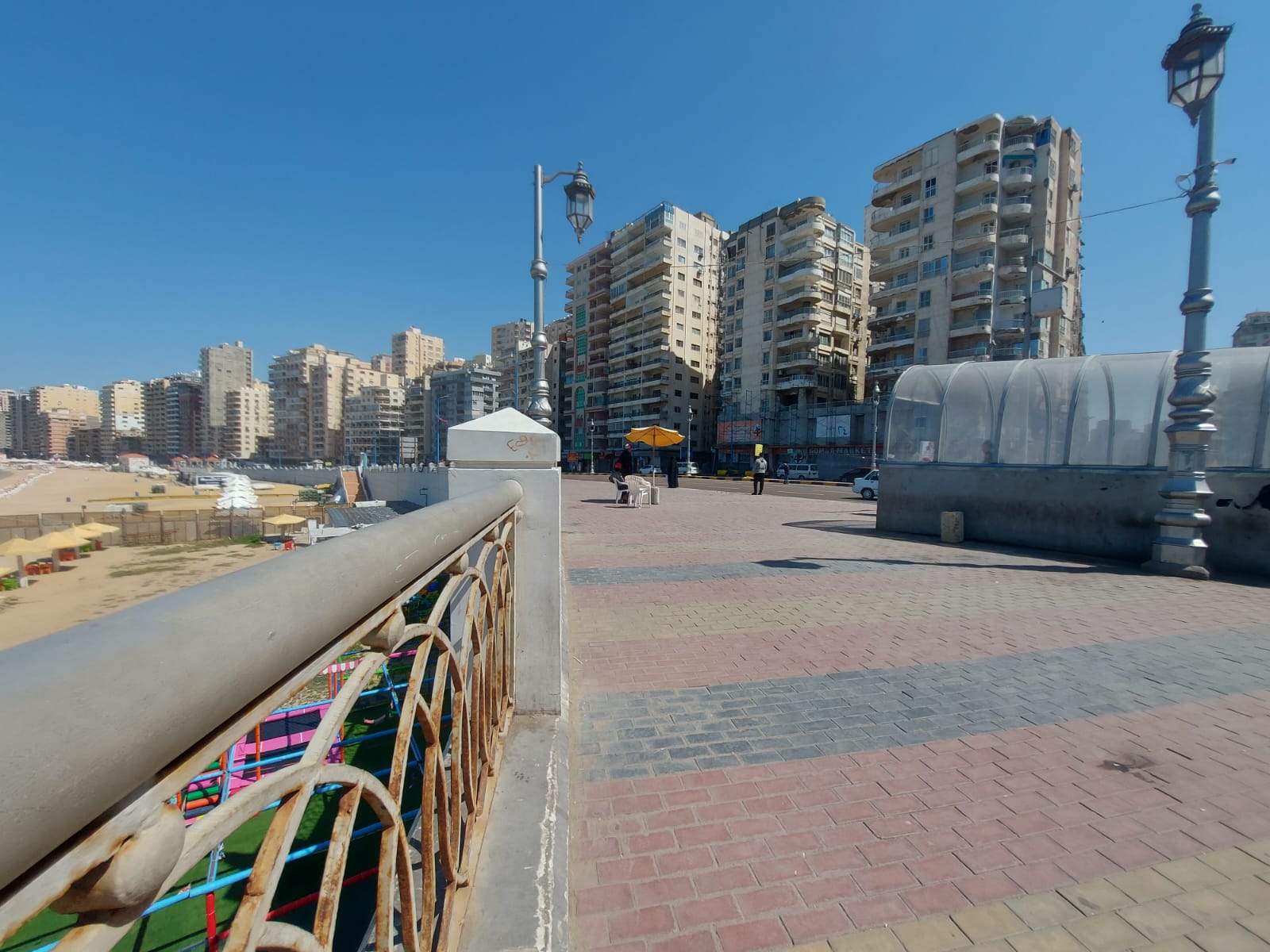 أجواء الكورنيش مع الموجه الحاره