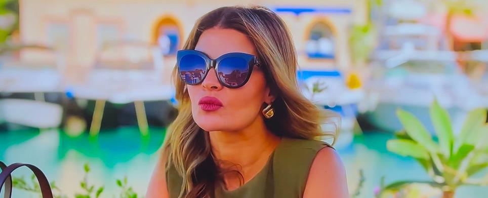 الفنانة الشابة سارة خزبك الفنانة الشابة سارة خزبك