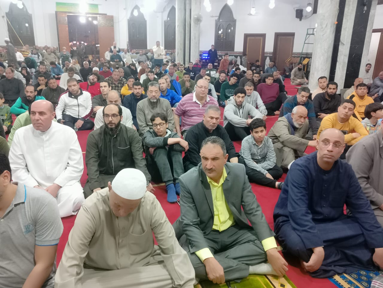 الحضور بمسجد الفتح