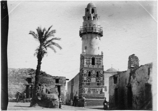 مئذنة المسجد العتيق العمرى فى سوق اسنا