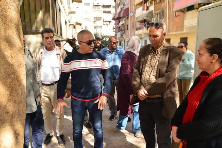 رئيس المدينة خلال إطلاق التيار