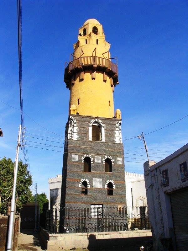 مئذنة المسجد  العتيق بإسنا التراثية بأرض الأقصر