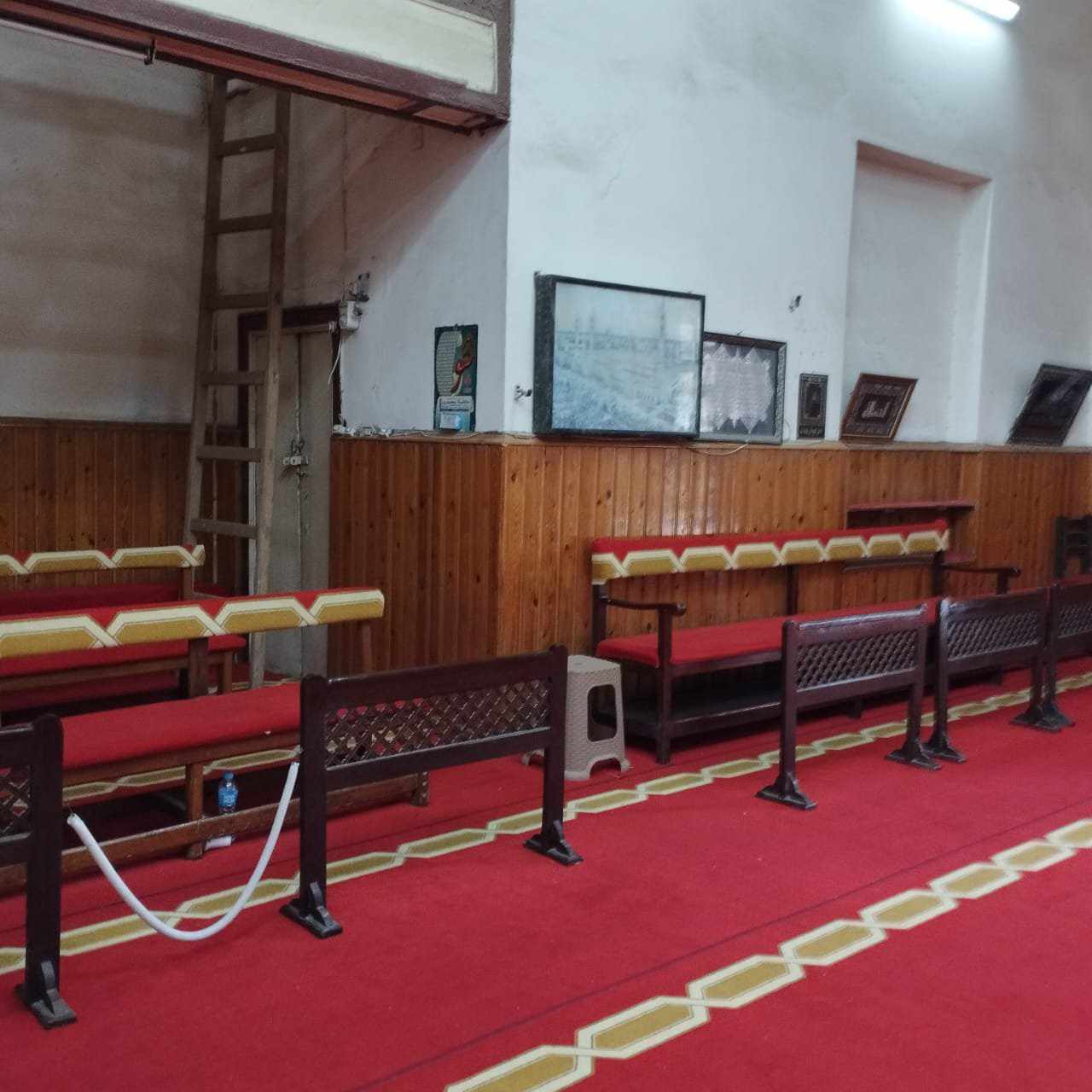 المسجد من الداخل