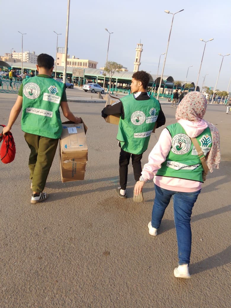 مؤسسة نبيل الكاتب عضو التحالف الوطني توزع وجبات جاهزة في دمنهور مؤسسة نبيل الكاتب عضو التحالف الوطني توزع وجبات جاهزة في دمنهور