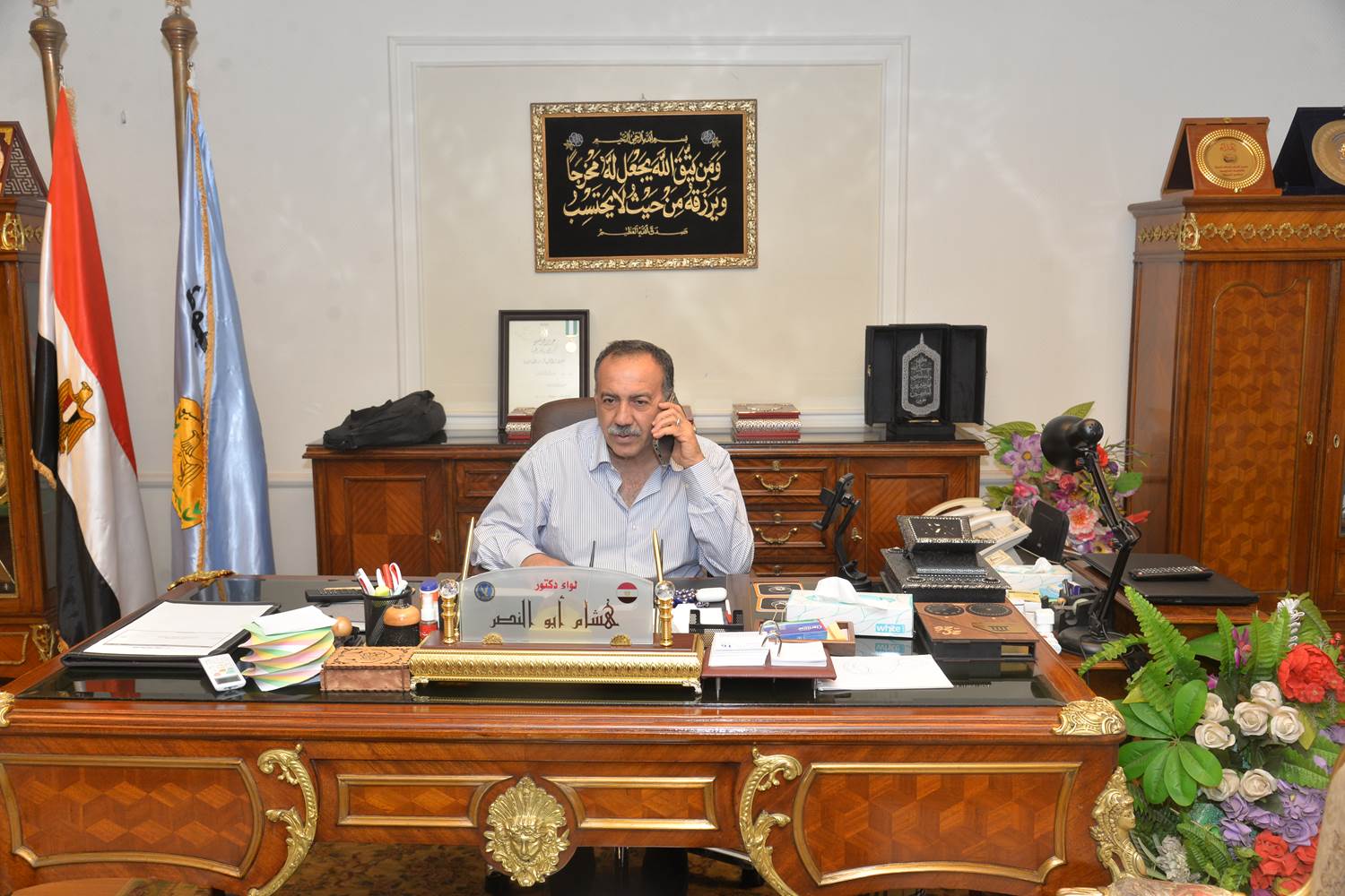 محافظ اسيوط يهنئ الام المثالية