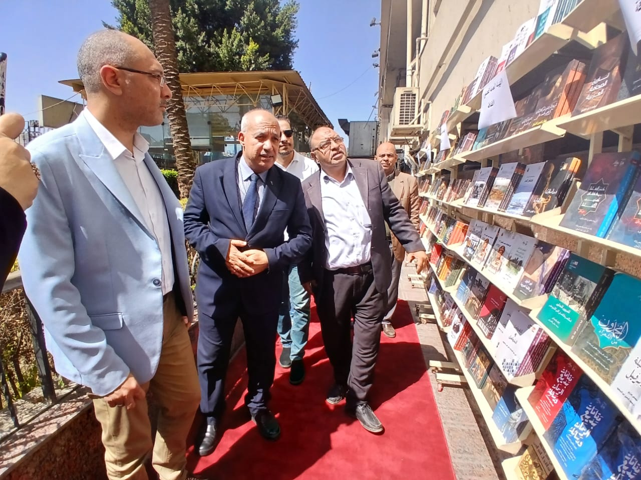 معرض للكتب معرض للكتب