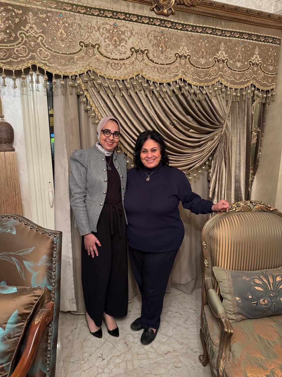 مع الفنانة سلوى عثمان مع الفنانة سلوى عثمان
