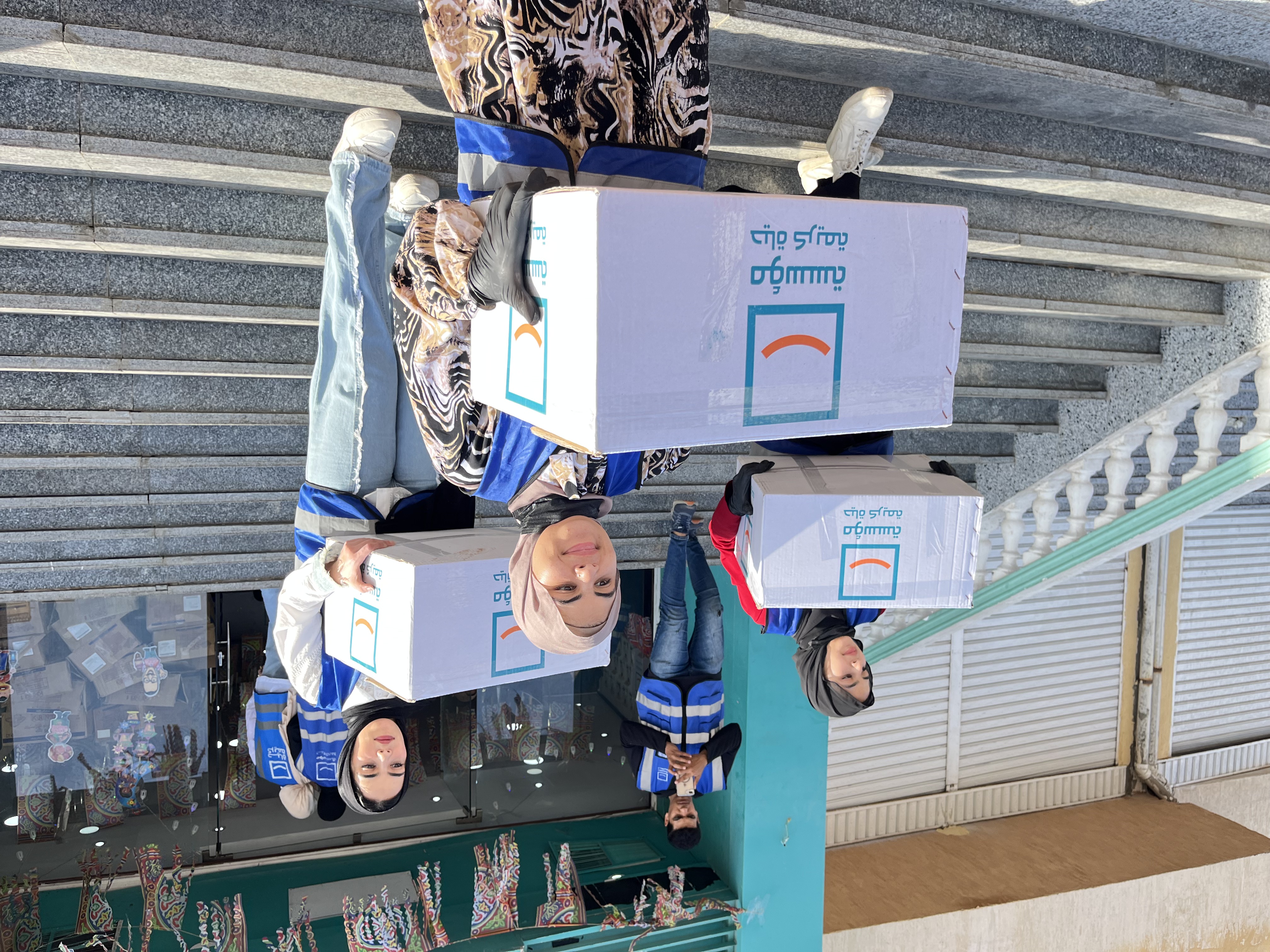 الانطلاق للتوزبع للوجبات