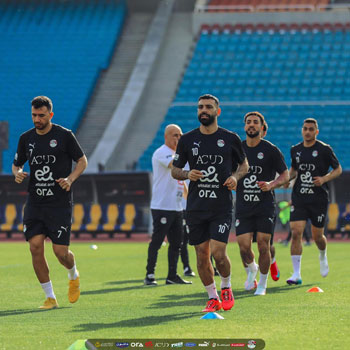 محمد صلاح وتريزيجيه خلال التدريبات محمد صلاح وتريزيجيه خلال التدريبات