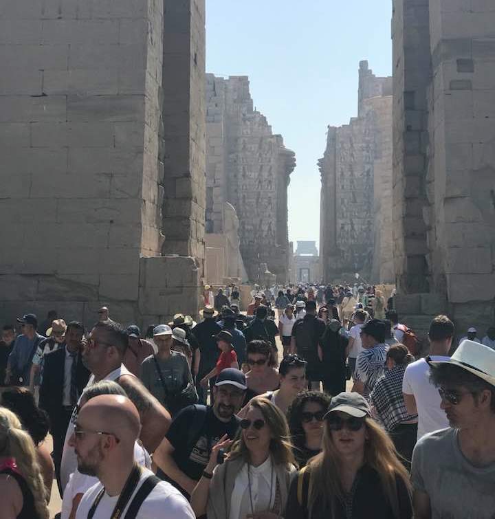 زيارات ضخمة لسياح العالم فى معابد الأقصر