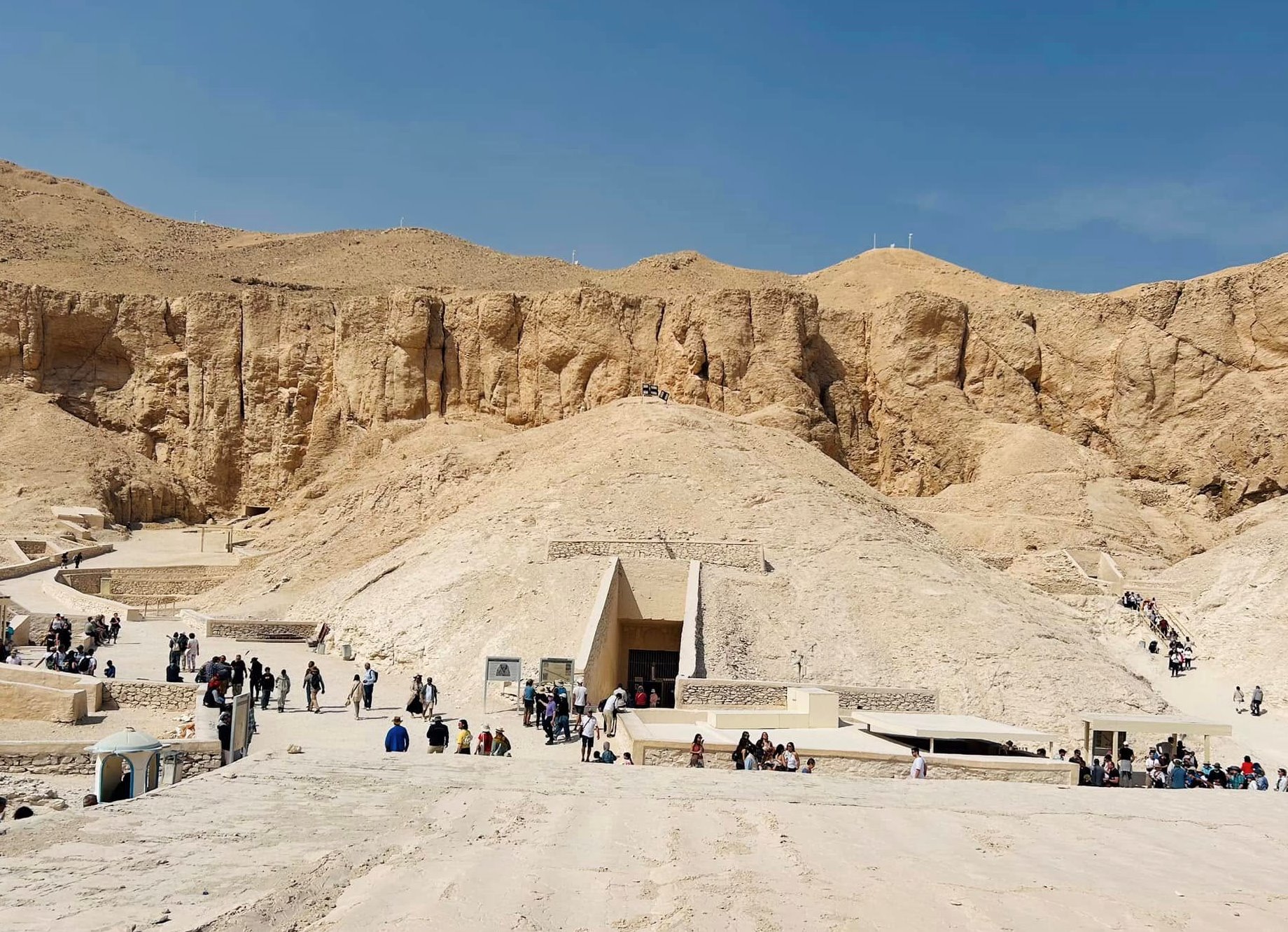 الاقبال السياحى على مقابر وادى الملوك والملكات