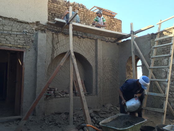 جانب من عمليات ترميم المنزل للحفاظ علي التراث جانب من عمليات ترميم المنزل للحفاظ علي التراث