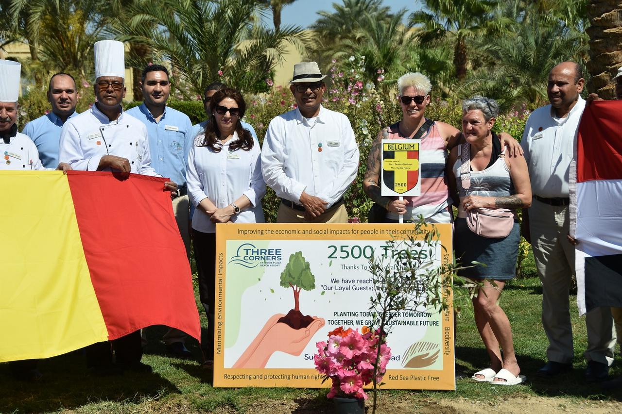 الاحتفال بزراعة الشجرة رقم 2500 الاحتفال بزراعة الشجرة رقم 2500