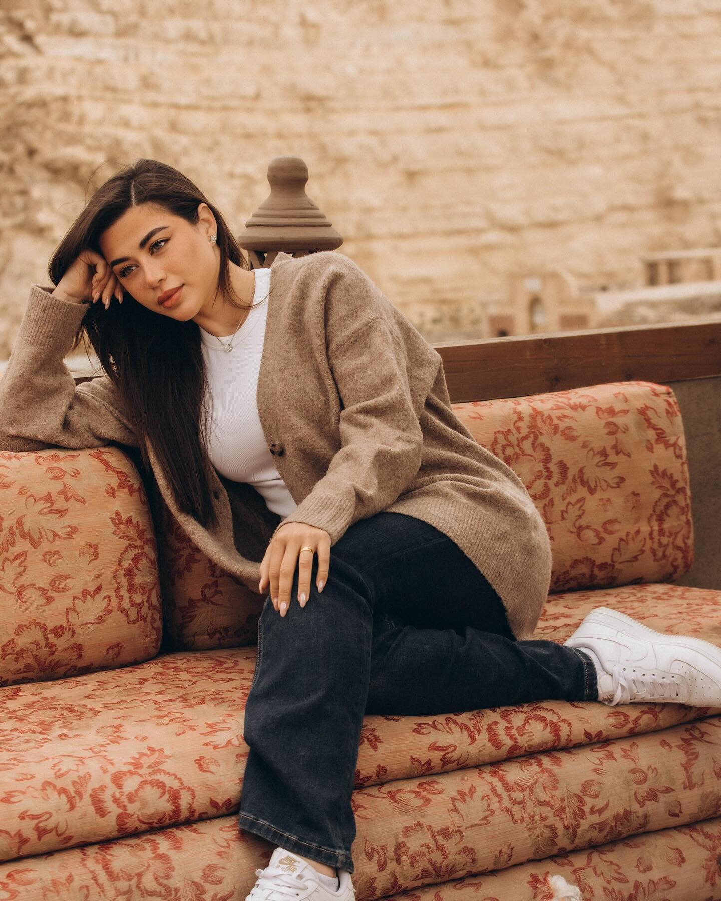 الفنانة الصاعدة يارا السكرى الفنانة الصاعدة يارا السكرى