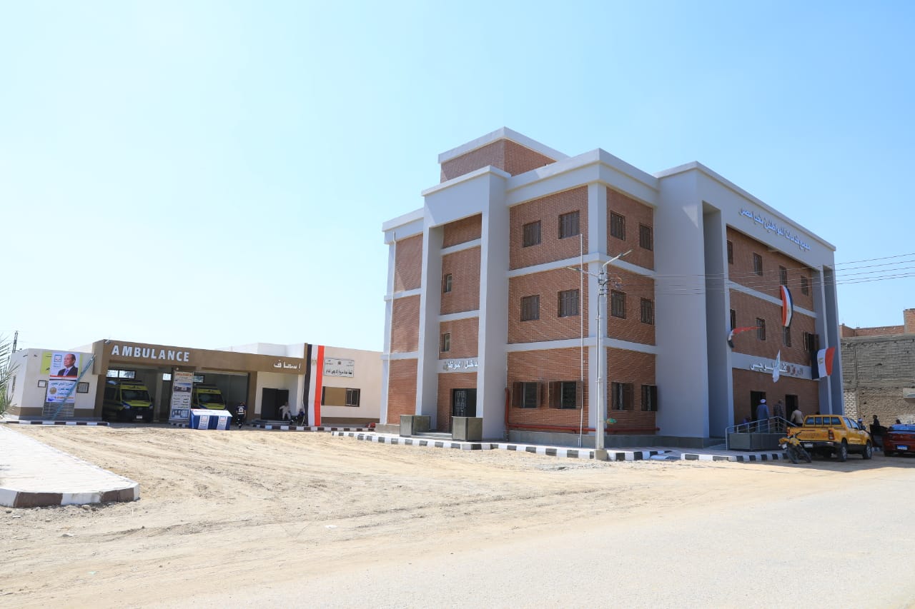 مجمع الخدمات الحكوية داخل قرية  (4)