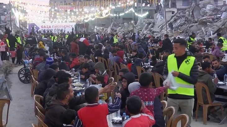 إفطار جماعى فى غزة
