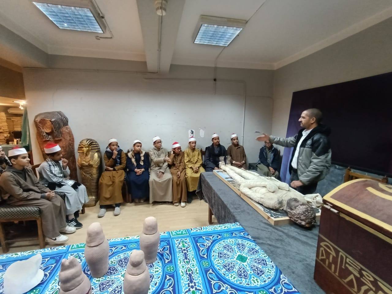 ورش عمل لطلبة الأقصر لتصحيح المفاهيم والتوعية حول فن التحنيط ورش عمل لطلبة الأقصر لتصحيح المفاهيم والتوعية حول فن التحنيط