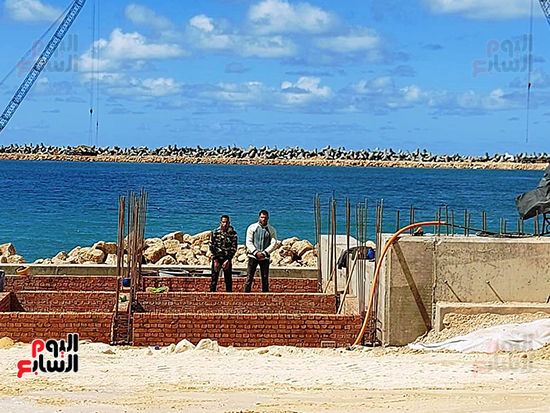 العمال-يصلون-بالموقع-وعودة-للعمل العمال-يصلون-بالموقع-وعودة-للعمل