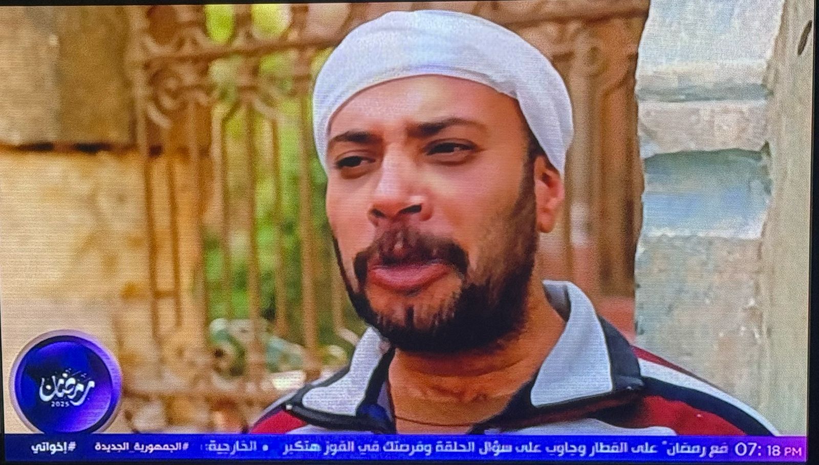 حاتم صلاح (تربي) في الحلقة الثانية من مسلسل إخواتي (2)