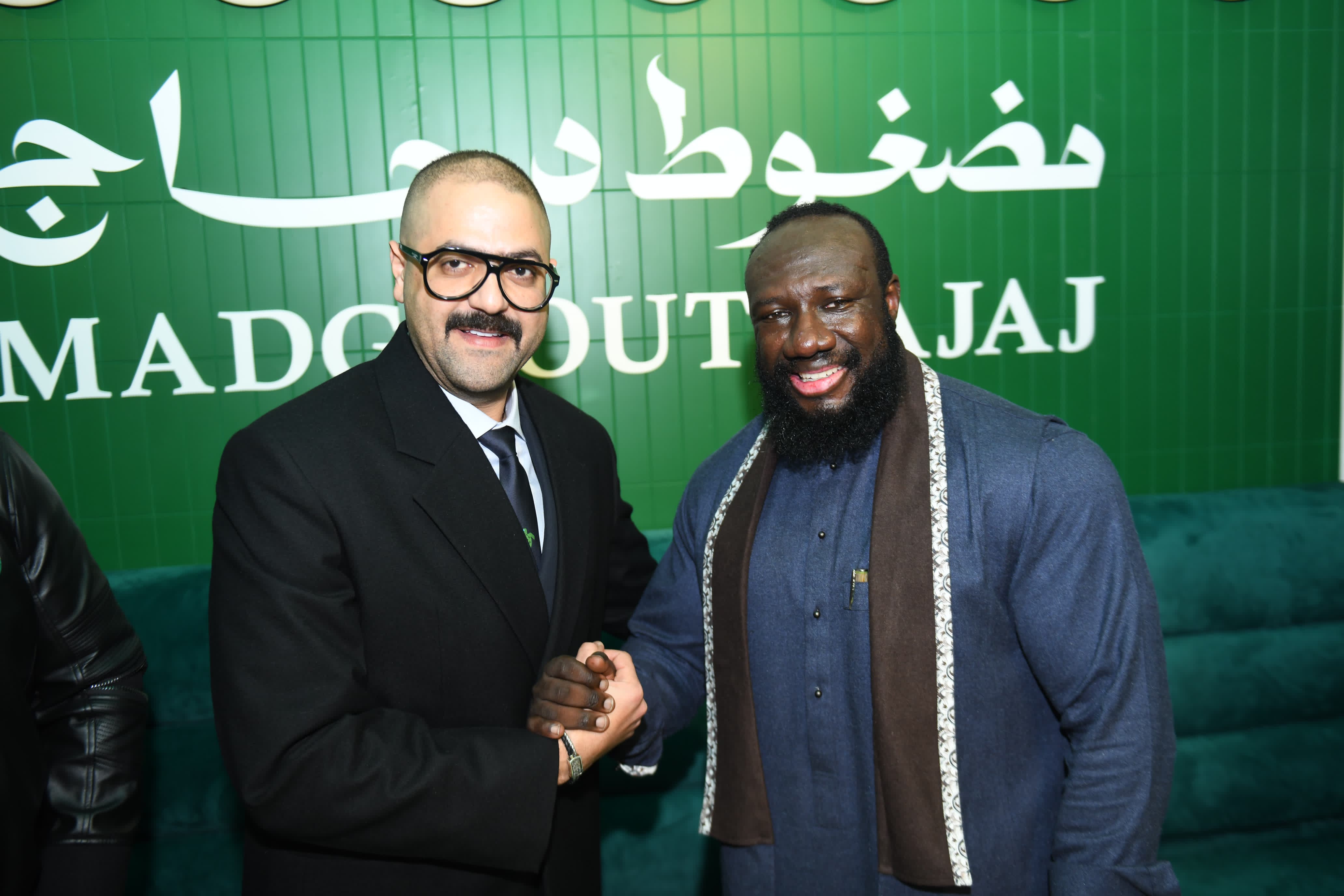  مطعم مضغوط دجاج (1)