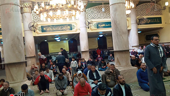 توافد-أهالى-البحيرة-على-مسجد-سيدى-عمر-الافلاقى توافد-أهالى-البحيرة-على-مسجد-سيدى-عمر-الافلاقى