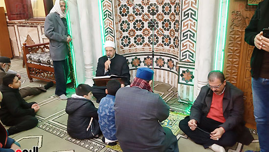 مقارئ-القرآن-الكريم-وحلقات-الذكر-بمسجد-سيدى-عمر مقارئ-القرآن-الكريم-وحلقات-الذكر-بمسجد-سيدى-عمر
