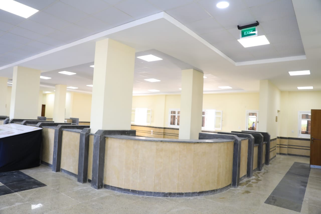 مجمع الخدمات الحكوية داخل قرية  (7)