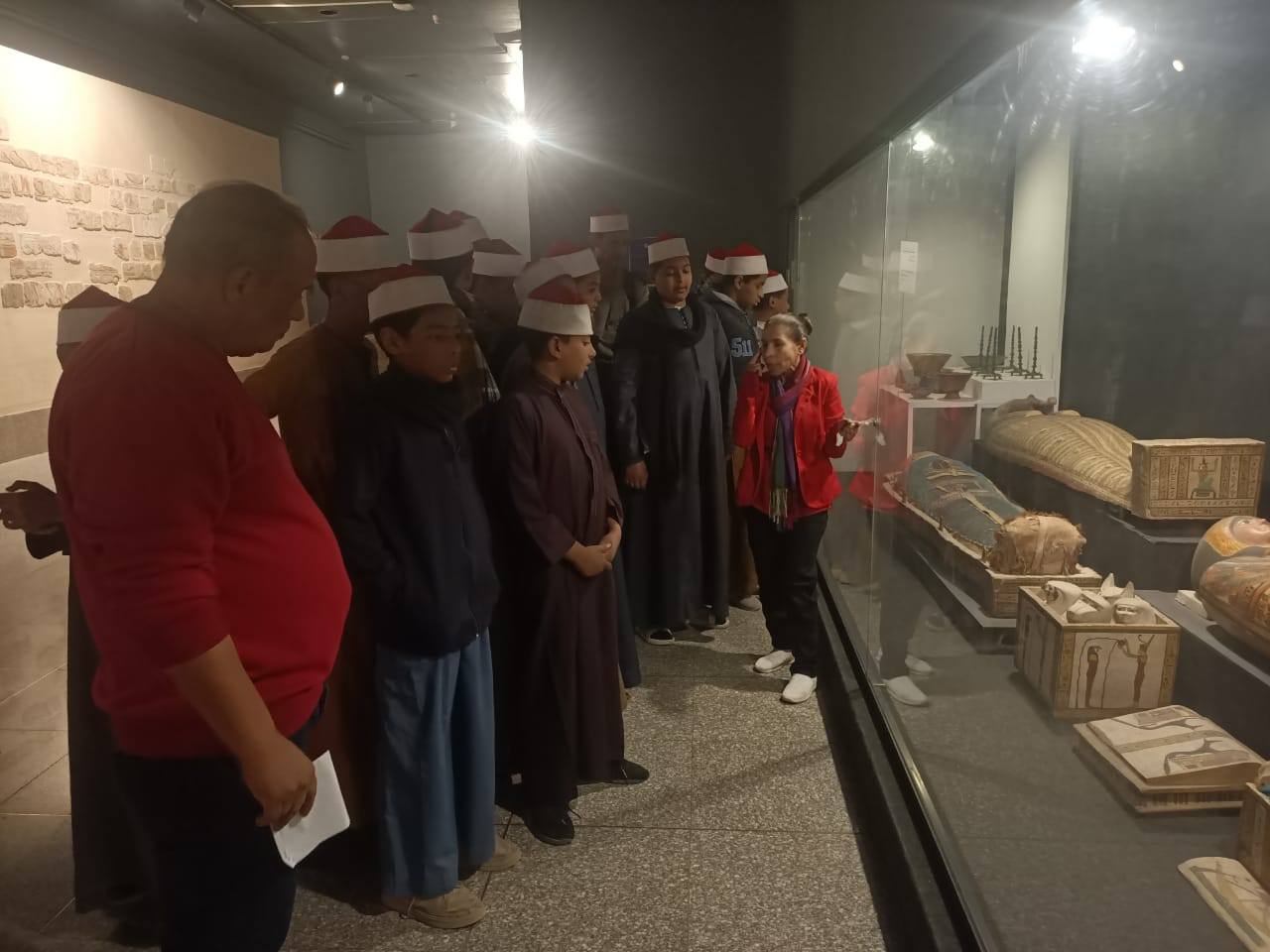 جولة لطلبة المدارس فى متحف الأقصر خلال ورش العمل جولة لطلبة المدارس فى متحف الأقصر خلال ورش العمل
