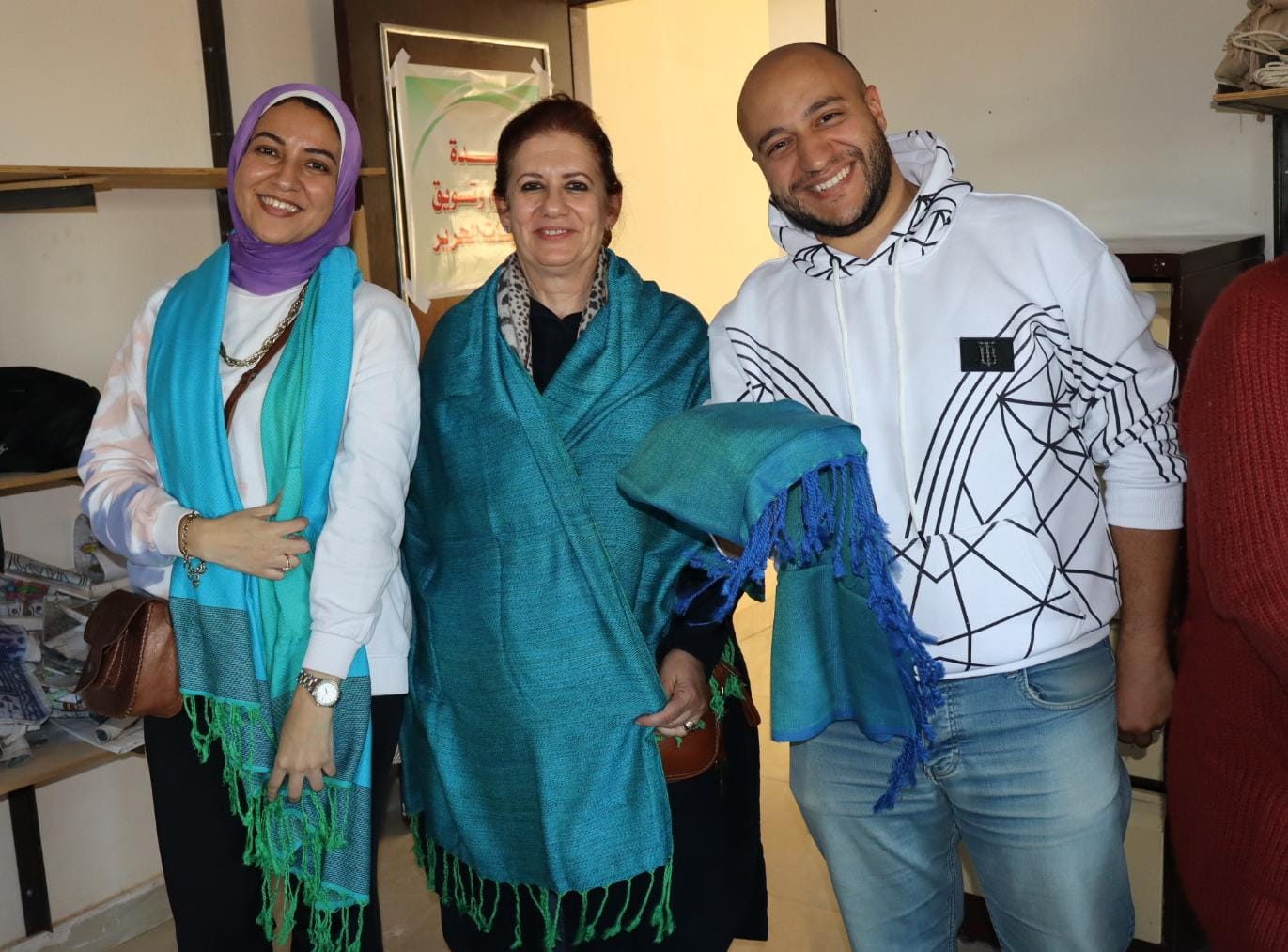 الفركة التراثية مع بعض أفراد الفريق البحثى بالجامعة الأمريكية بقيادة د. ليلى البرادعى