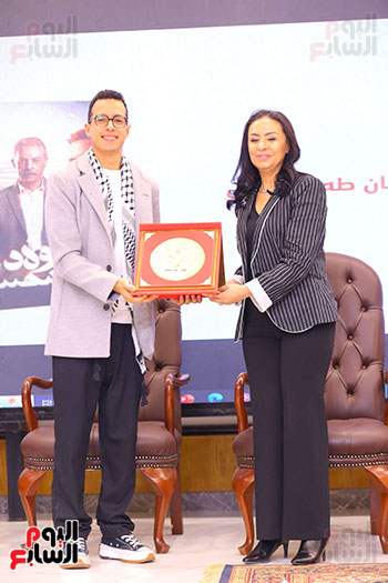 تكريم الفنان طه دسوقى تكريم الفنان طه دسوقى