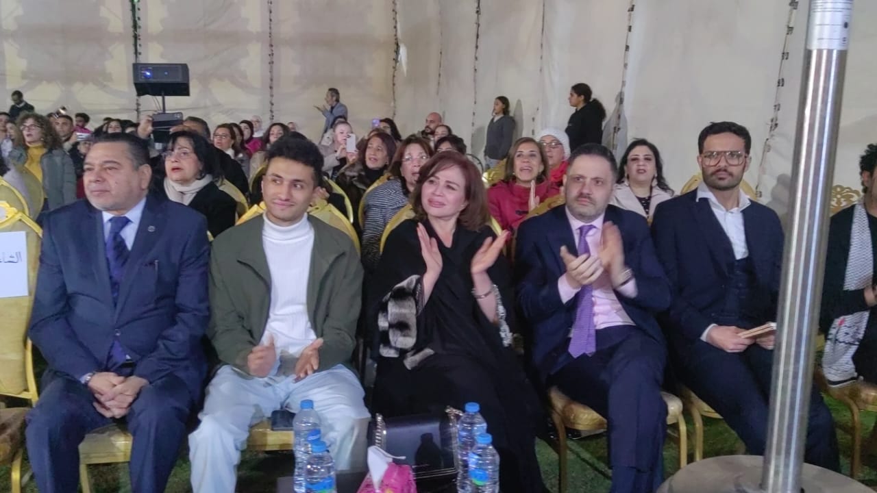الفنانة إلهام شاهين والفنان إدوارد الفنانة إلهام شاهين والفنان إدوارد