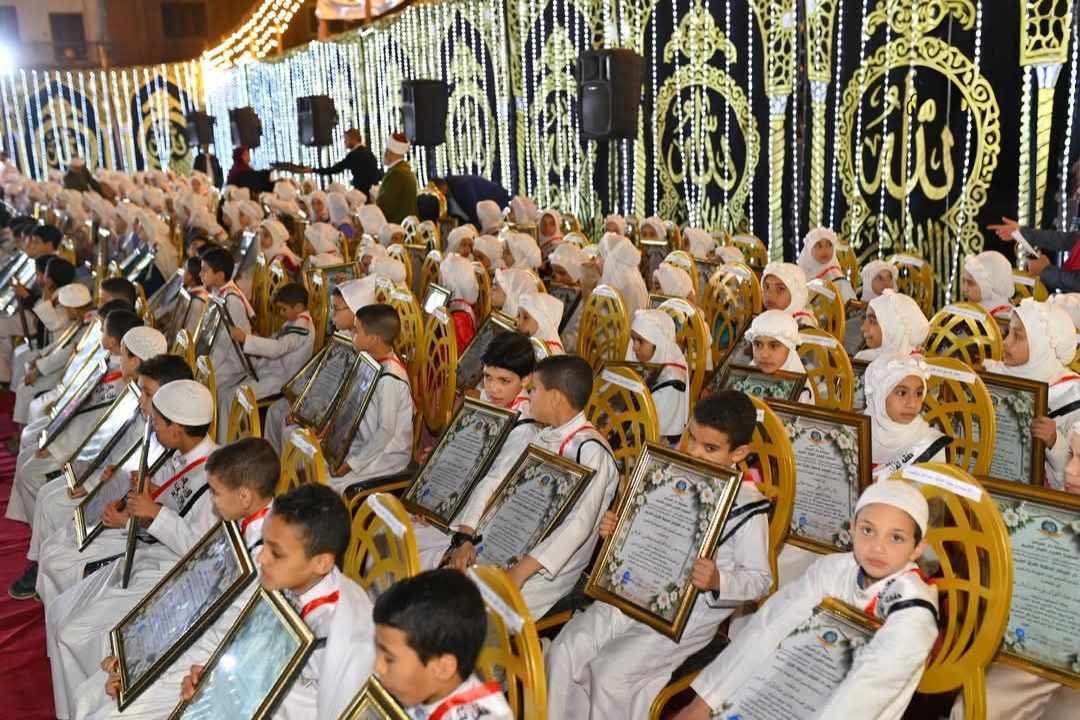 185 طفل وطفلة من حفظة القرآن الكريم 185 طفل وطفلة من حفظة القرآن الكريم