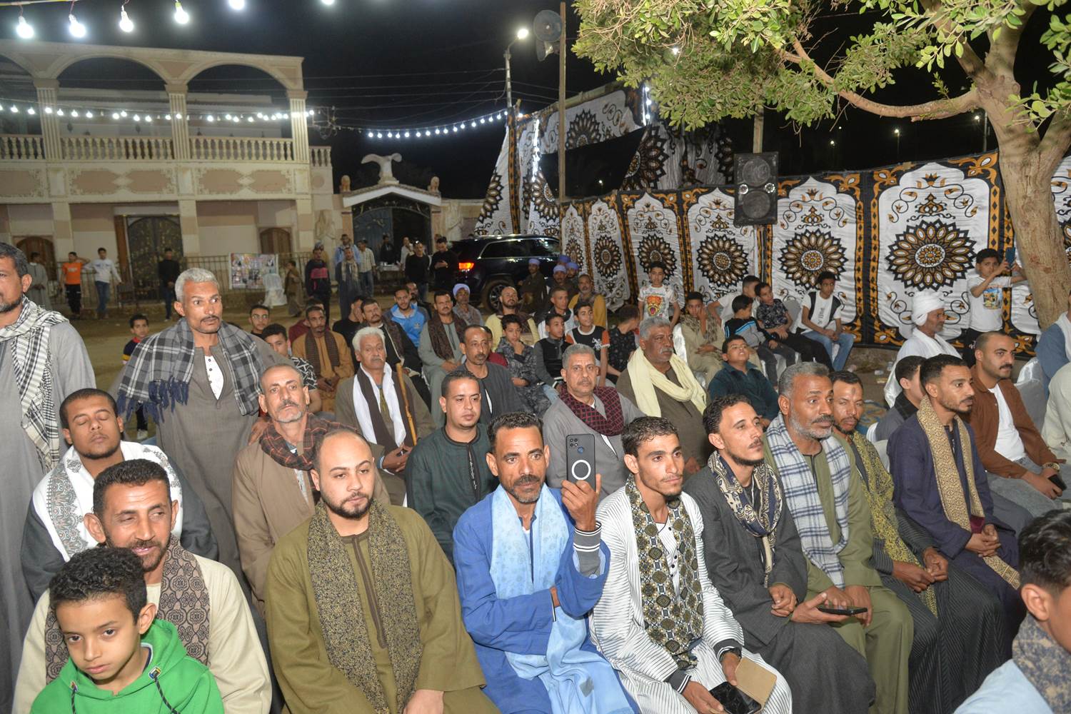 جانب من الحضور (2)