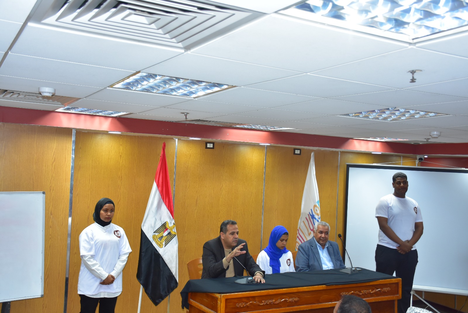 بحث تجهيزات حفل افطار الأقصر على مائدة واحدة