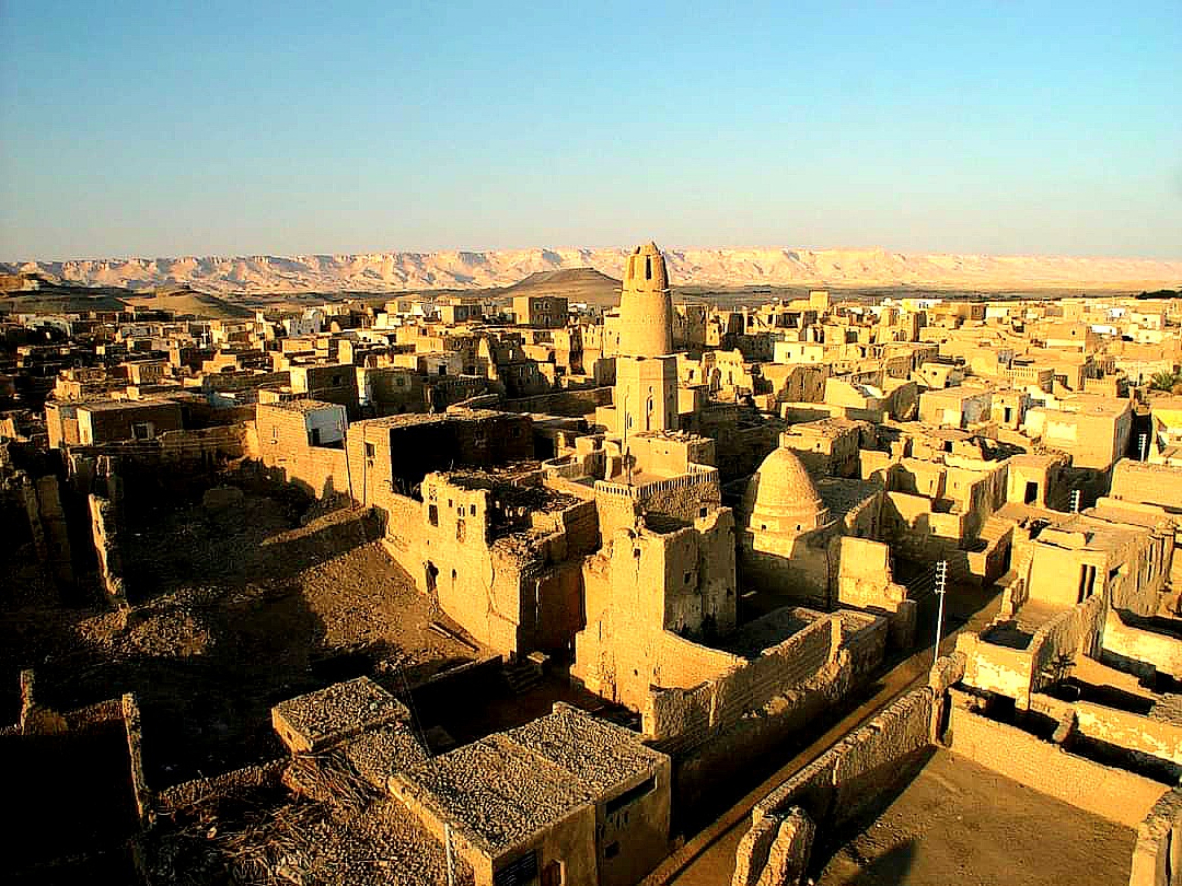 عمر المسجد 1400 سنة عمر المسجد 1400 سنة