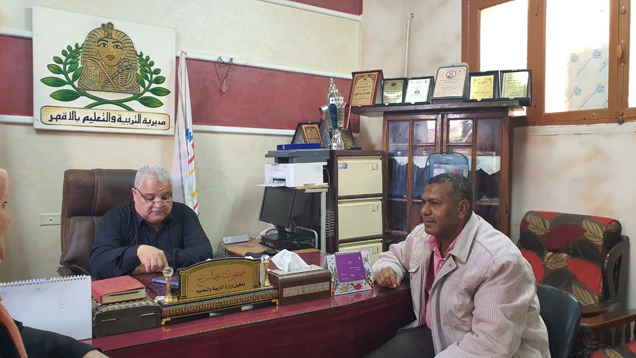 لقاء لبحث تجهيزات معرض لمنتجات التعليم الفنى