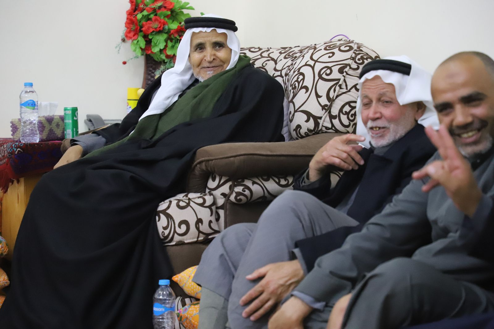 سعادة تغمر   الوجوه