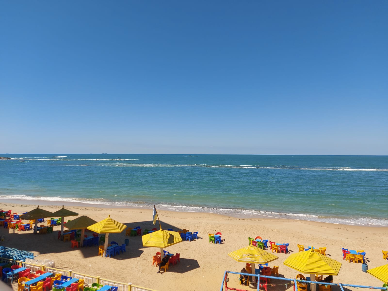 حركة فى أمواج البحر حركة فى أمواج البحر